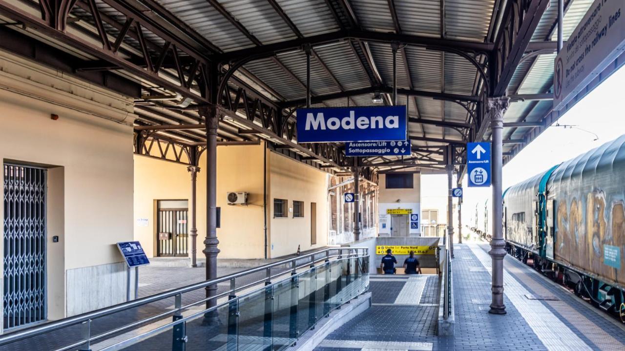 Grand Central By Alloro Su Treno - Affitti Brevi Italia Modena Exteriör bild